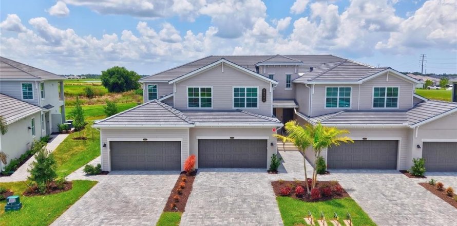 Condo in Lakewood Ranch, Florida, 3 bedrooms № 2217063