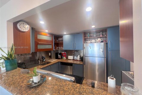 Купить кондоминиум в Майами-Бич, Флорида 1 спальня, 78.04м2, № 1958280 - фото 9