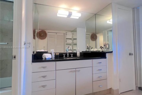 Купить кондоминиум в Майами-Бич, Флорида 1 спальня, 78.04м2, № 1958280 - фото 16