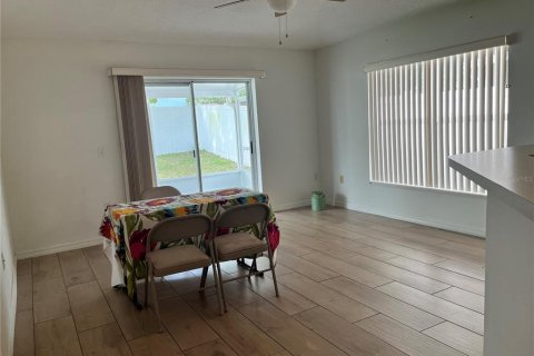 House in Davenport, Florida 4 bedrooms, 172.33 sq.m. № 1831154 - photo 10