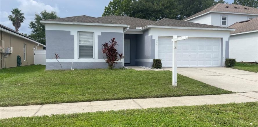 House in Davenport, Florida 4 bedrooms, 172.33 sq.m. № 1831154