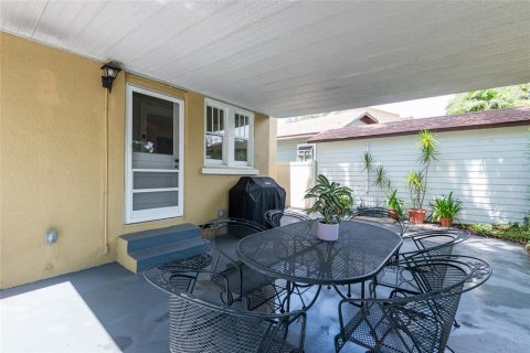 House in Tampa, Florida 3 bedrooms, 138.24 sq.m. № 1791543 - photo 25