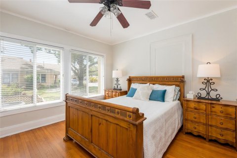 House in Tampa, Florida 3 bedrooms, 138.24 sq.m. № 1791543 - photo 22