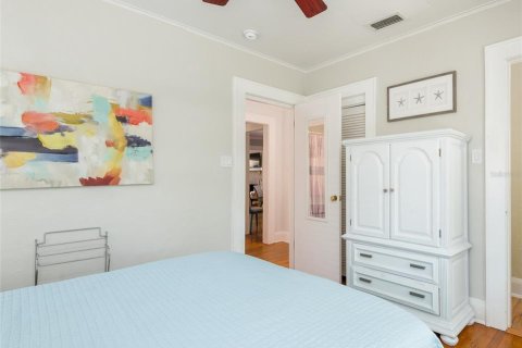 House in Tampa, Florida 3 bedrooms, 138.24 sq.m. № 1791543 - photo 19