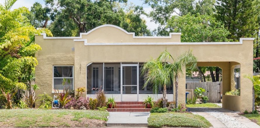 House in Tampa, Florida 3 bedrooms, 138.24 sq.m. № 1791543