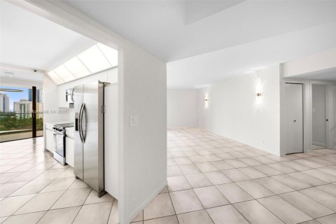 Copropriété à louer à Aventura, Floride: 2 chambres, 141.4 m2 № 1842364 - photo 11