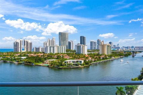 Copropriété à louer à Aventura, Floride: 2 chambres, 141.4 m2 № 1842364 - photo 4