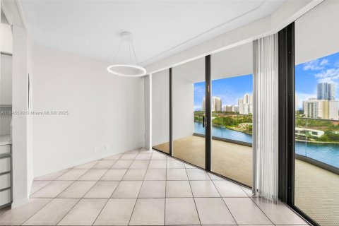 Copropriété à louer à Aventura, Floride: 2 chambres, 141.4 m2 № 1842364 - photo 16