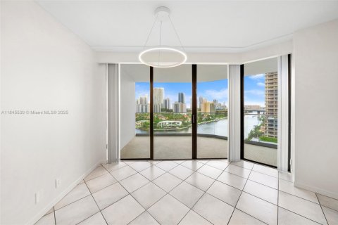 Copropriété à louer à Aventura, Floride: 2 chambres, 141.4 m2 № 1842364 - photo 18