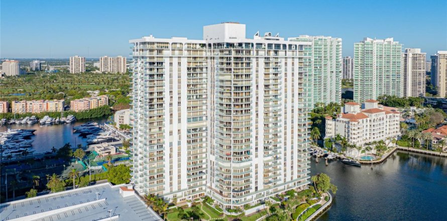 Condo à Aventura, Floride, 2 chambres  № 1842364