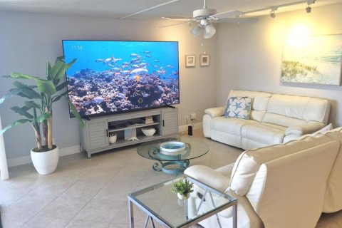 Condo in Delray Beach, Florida, 2 bedrooms  № 2245740 - photo 9