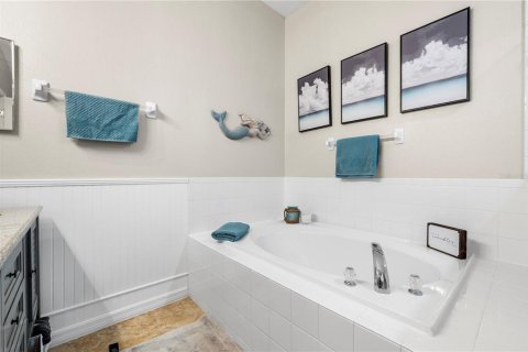 House in Ruskin, Florida 4 bedrooms, 162.49 sq.m. № 2151804 - photo 30
