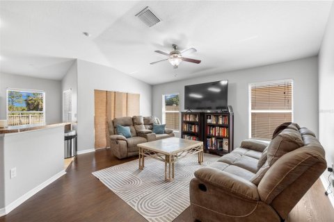House in Ruskin, Florida 4 bedrooms, 162.49 sq.m. № 2151804 - photo 19