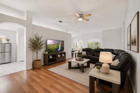 House in Tampa, Florida 4 bedrooms, 189.89 sq.m. № 2205113 - photo 14