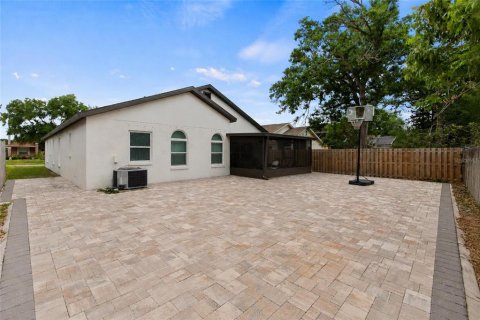 House in Tampa, Florida 4 bedrooms, 189.89 sq.m. № 2205113 - photo 25