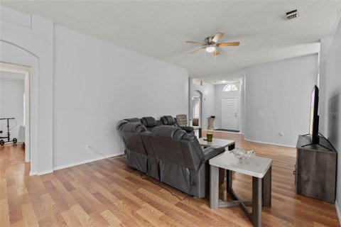 House in Tampa, Florida 4 bedrooms, 189.89 sq.m. № 2205113 - photo 19
