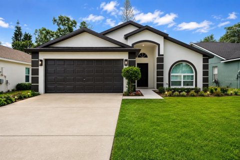 House in Tampa, Florida 4 bedrooms, 189.89 sq.m. № 2205113