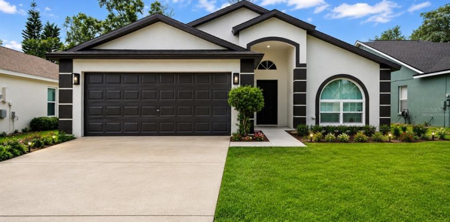 House in Tampa, Florida 4 bedrooms, 189.89 sq.m. № 2205113