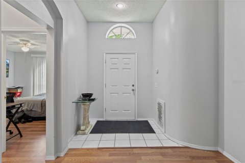 House in Tampa, Florida 4 bedrooms, 189.89 sq.m. № 2205113 - photo 7