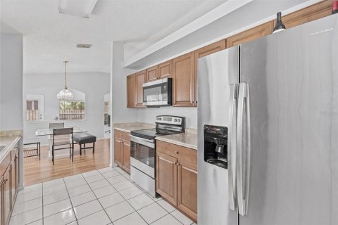 House in Tampa, Florida 4 bedrooms, 189.89 sq.m. № 2205113 - photo 30