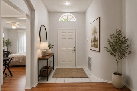 House in Tampa, Florida 4 bedrooms, 189.89 sq.m. № 2205113 - photo 6
