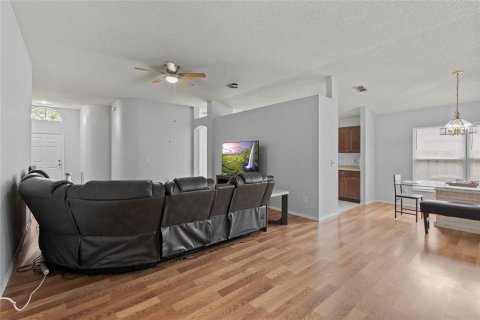 House in Tampa, Florida 4 bedrooms, 189.89 sq.m. № 2205113 - photo 16
