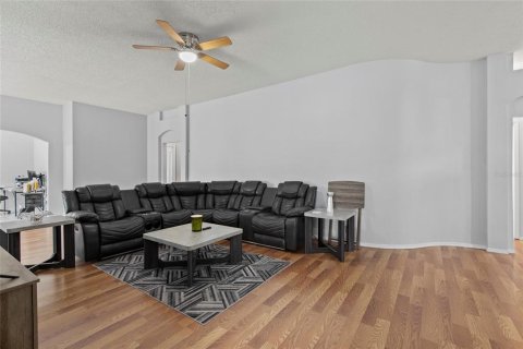 House in Tampa, Florida 4 bedrooms, 189.89 sq.m. № 2205113 - photo 26