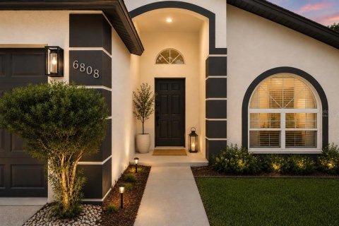 House in Tampa, Florida 4 bedrooms, 189.89 sq.m. № 2205113 - photo 3