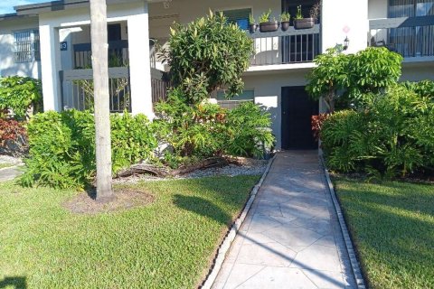 Condo in Delray Beach, Florida, 2 bedrooms  № 2261644 - photo 2