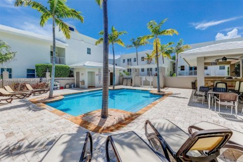Touwnhouse à vendre à Miami, Floride: 2 chambres, 159.88 m2 № 1932508 - photo 25