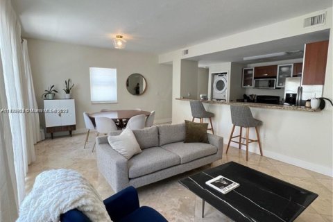 Touwnhouse à vendre à Miami, Floride: 2 chambres, 159.88 m2 № 1932508 - photo 20