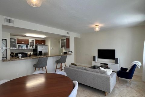 Touwnhouse à vendre à Miami, Floride: 2 chambres, 159.88 m2 № 1932508 - photo 19