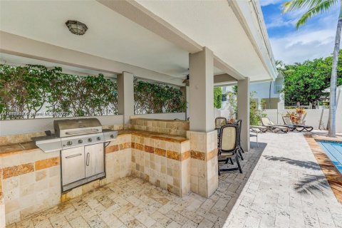 Touwnhouse à vendre à Miami, Floride: 2 chambres, 159.88 m2 № 1932508 - photo 21
