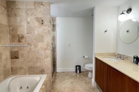 Touwnhouse à vendre à Miami, Floride: 2 chambres, 159.88 m2 № 1932508 - photo 10