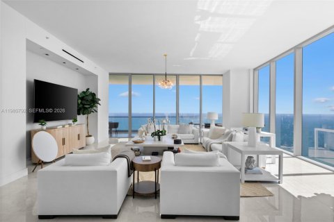 Condo in Sunny Isles Beach, Florida, 4 bedrooms № 2248032 - photo 2
