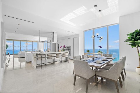 Condo in Sunny Isles Beach, Florida, 4 bedrooms № 2248032 - photo 8