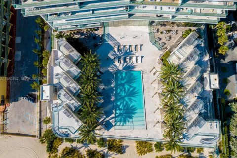 Condo in Sunny Isles Beach, Florida, 4 bedrooms № 2248032 - photo 19