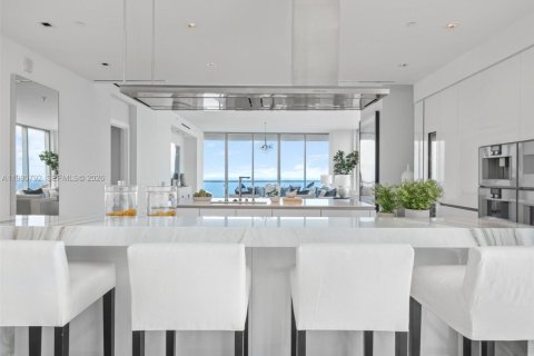 Condo in Sunny Isles Beach, Florida, 4 bedrooms № 2248032 - photo 11
