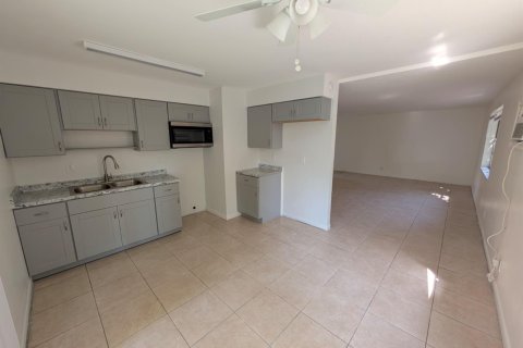Adosado en alquiler en Lake Worth, Florida, 2 dormitorios, 79.71 m2 № 2088238 - foto 10