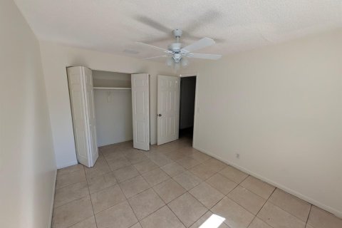 Adosado en alquiler en Lake Worth, Florida, 2 dormitorios, 79.71 m2 № 2088238 - foto 2