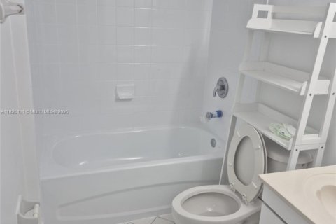 Copropriété à louer à Homestead, Floride: 3 chambres, 102.1 m2 № 1807032 - photo 16