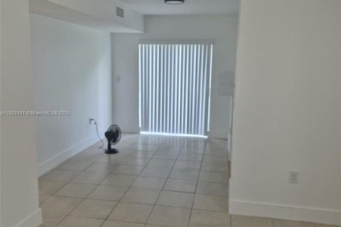 Copropriété à louer à Homestead, Floride: 3 chambres, 102.1 m2 № 1807032 - photo 23