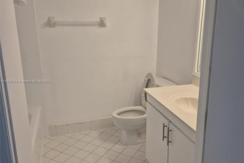 Copropriété à louer à Homestead, Floride: 3 chambres, 102.1 m2 № 1807032 - photo 10