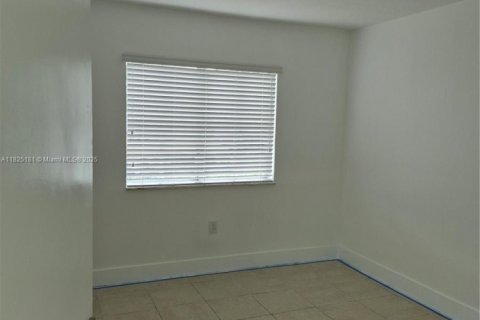 Copropriété à louer à Homestead, Floride: 3 chambres, 102.1 m2 № 1807032 - photo 4