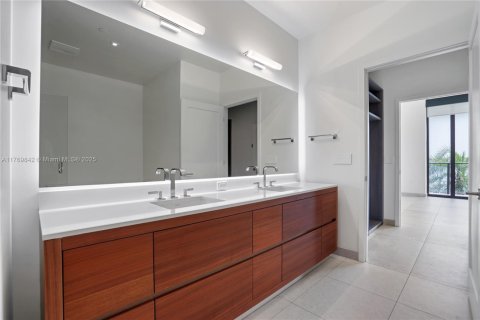 Купить кондоминиум в Майами, Флорида 2 спальни, 150.04м2, № 1738572 - фото 19