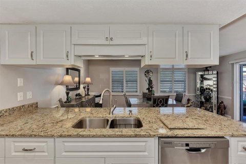 House in Englewood, Florida 2 bedrooms, 134.89 sq.m. № 1575287 - photo 27