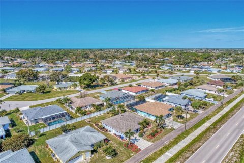 House in Englewood, Florida 2 bedrooms, 134.89 sq.m. № 1575287 - photo 5
