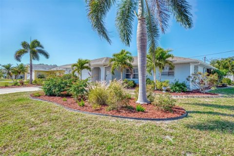 House in Englewood, Florida 2 bedrooms, 134.89 sq.m. № 1575287 - photo 9