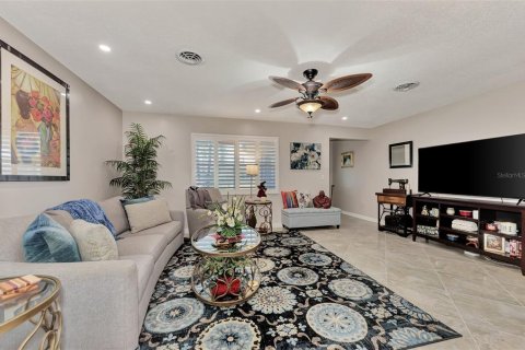 House in Englewood, Florida 2 bedrooms, 134.89 sq.m. № 1575287 - photo 14