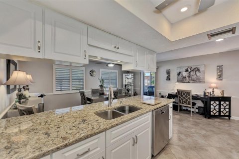 House in Englewood, Florida 2 bedrooms, 134.89 sq.m. № 1575287 - photo 26